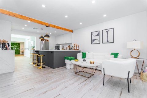 Villa ou maison à vendre à Coral Gables, Floride: 3 chambres, 166.39 m2 № 2031990 - photo 22