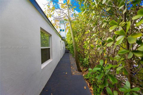 Villa ou maison à vendre à Coral Gables, Floride: 3 chambres, 166.39 m2 № 2031990 - photo 9