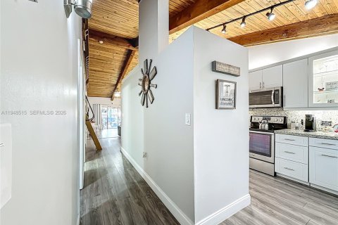 Adosado en venta en Pembroke Pines, Florida, 2 dormitorios, 111.11 m2 № 2006442 - foto 5