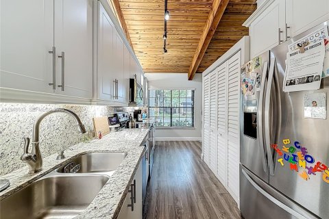 Adosado en venta en Pembroke Pines, Florida, 2 dormitorios, 111.11 m2 № 2006442 - foto 9