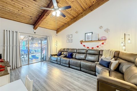 Adosado en venta en Pembroke Pines, Florida, 2 dormitorios, 111.11 m2 № 2006442 - foto 13