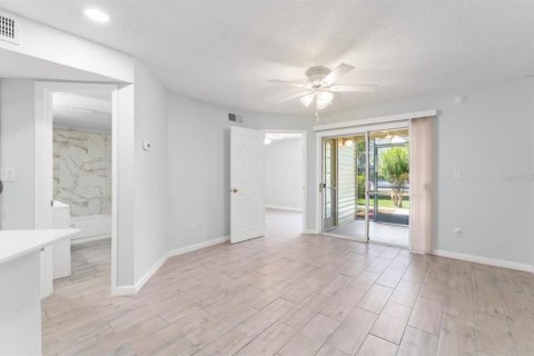 Condominio en alquiler en Orlando, Florida, 1 dormitorio, 48.87 m2 № 1815780 - foto 12
