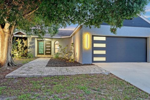 Villa ou maison à vendre à Sarasota, Floride: 3 chambres, 115.57 m2 № 2234672 - photo 5