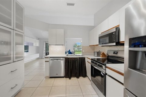 Villa ou maison à vendre à Sarasota, Floride: 3 chambres, 115.57 m2 № 2234672 - photo 12