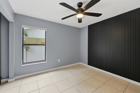 Villa ou maison à vendre à Sarasota, Floride: 3 chambres, 115.57 m2 № 2234672 - photo 16