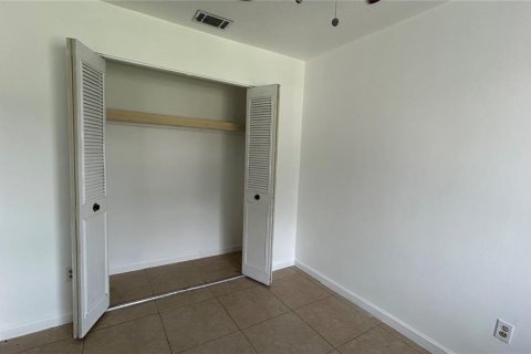 House in Orlando, Florida 3 bedrooms, 97.08 sq.m. № 2394419 - photo 18