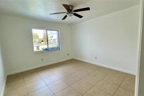 House in Orlando, Florida 3 bedrooms, 97.08 sq.m. № 2394419 - photo 10