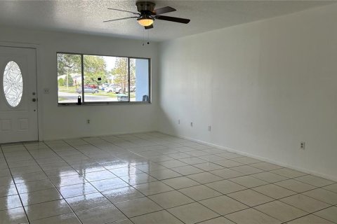 House in Orlando, Florida 3 bedrooms, 97.08 sq.m. № 2394419 - photo 30