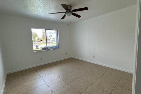 House in Orlando, Florida 3 bedrooms, 97.08 sq.m. № 2394419 - photo 8