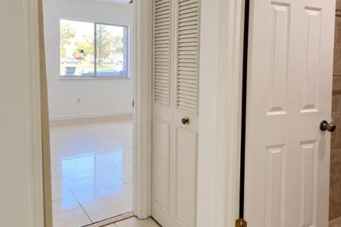 House in Orlando, Florida 3 bedrooms, 97.08 sq.m. № 2394419 - photo 19