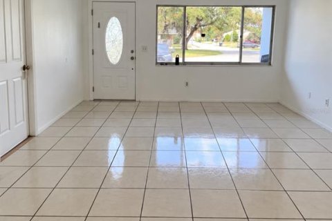 House in Orlando, Florida 3 bedrooms, 97.08 sq.m. № 2394419 - photo 4