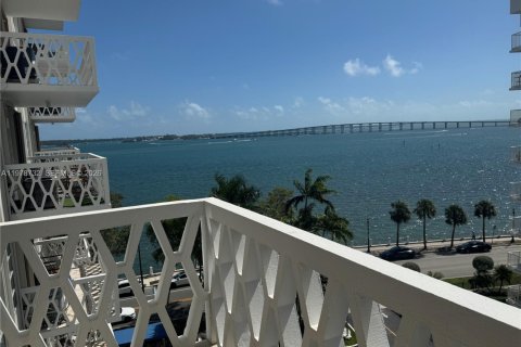 Condo in Miami, Florida, 1 bedroom  № 2044501 - photo 2