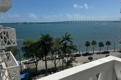 Condo in Miami, Florida, 1 bedroom  № 2044501 - photo 3