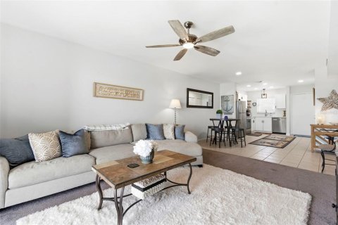 Condo in New Port Richey, Florida, 1 bedroom № 2107015 - photo 20