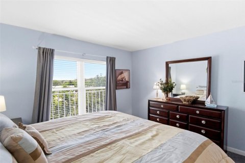 Condo in New Port Richey, Florida, 1 bedroom № 2107015 - photo 29