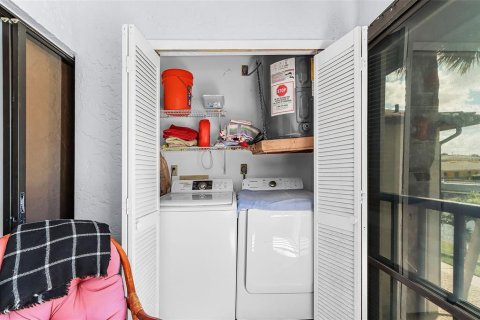 Купить кондоминиум в Кейп-Корал, Флорида 3 комнаты, 103.12м2, № 2167585 - фото 23