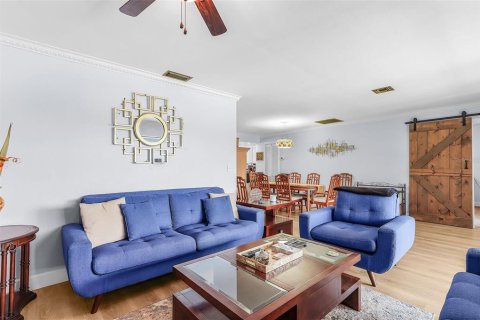 Купить кондоминиум в Кейп-Корал, Флорида 3 комнаты, 103.12м2, № 2167585 - фото 11