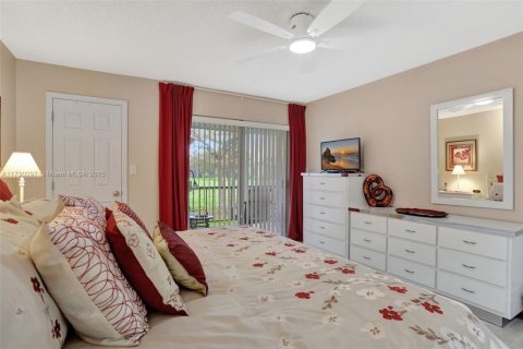 Condo in Lauderhill, Florida, 2 bedrooms  № 1935413 - photo 17