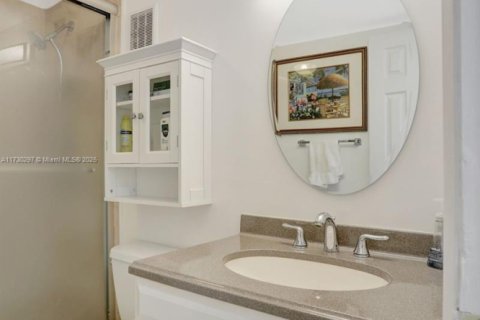 Condo in Lauderhill, Florida, 2 bedrooms  № 1935413 - photo 25