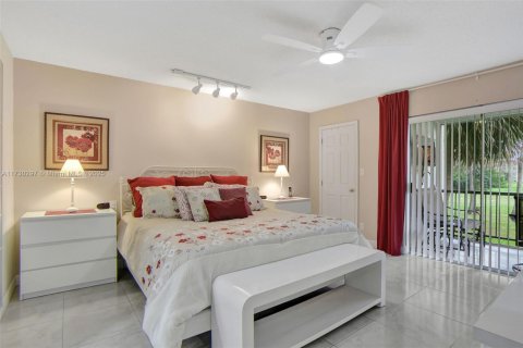 Condo in Lauderhill, Florida, 2 bedrooms  № 1935413 - photo 16