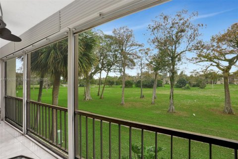 Condo in Lauderhill, Florida, 2 bedrooms  № 1935413 - photo 27