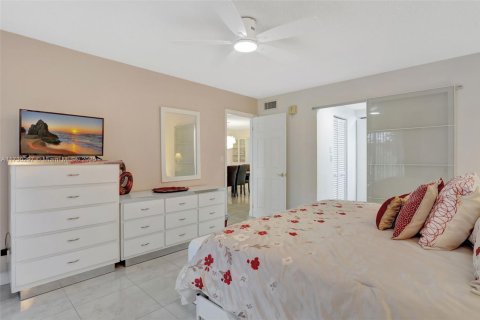 Condo in Lauderhill, Florida, 2 bedrooms  № 1935413 - photo 18