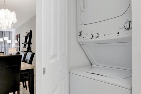 Condo in Lauderhill, Florida, 2 bedrooms  № 1935413 - photo 26