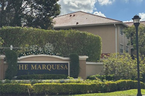 Condo in Pembroke Pines, Florida, 2 bedrooms  № 2000885 - photo 28