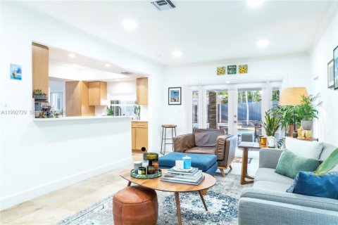 Villa ou maison à vendre à Miami, Floride: 3 chambres, 182.09 m2 № 2055596 - photo 11