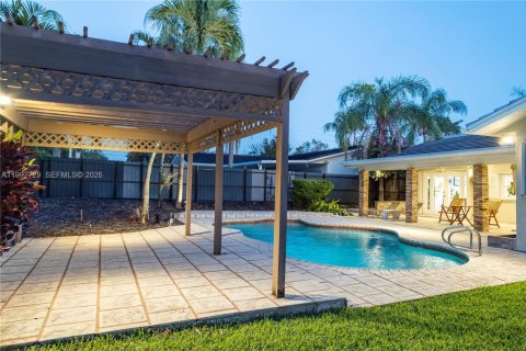 Villa ou maison à vendre à Miami, Floride: 3 chambres, 182.09 m2 № 2055596 - photo 2