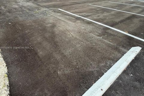 Propiedad comercial en venta en Hialeah, Florida № 2000796 - foto 17