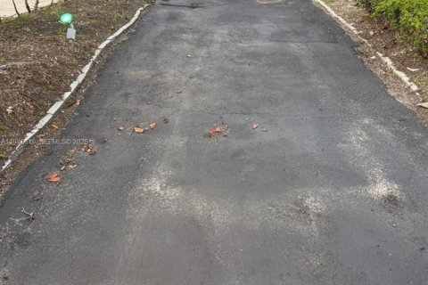 Propiedad comercial en venta en Hialeah, Florida № 2000796 - foto 15