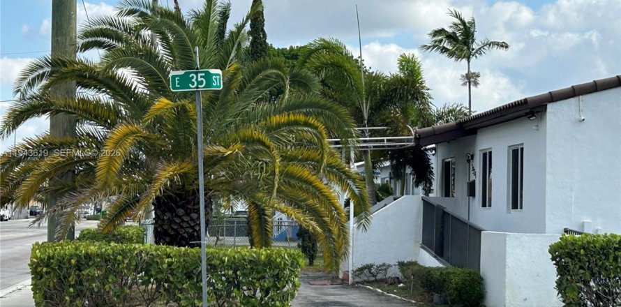 Propiedad comercial en Hialeah, Florida № 2000796