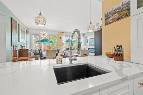 Купить кондоминиум в Сент-Питерсберг, Флорида 4 комнаты, 125.42м2, № 2142644 - фото 8