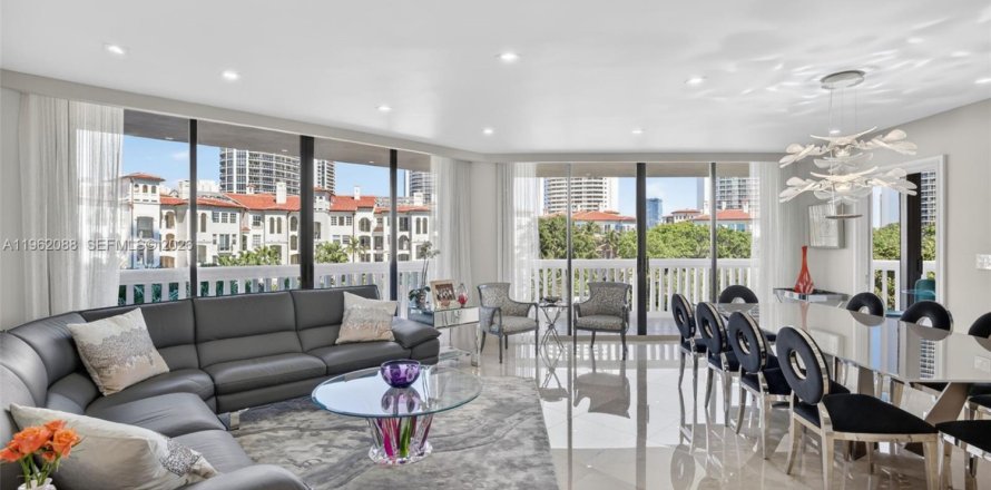 Condo à Aventura, Floride, 3 chambres  № 2026407