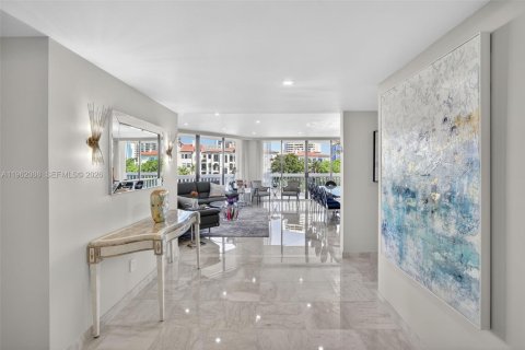 Copropriété à louer à Aventura, Floride: 3 chambres, 189.52 m2 № 2026407 - photo 2