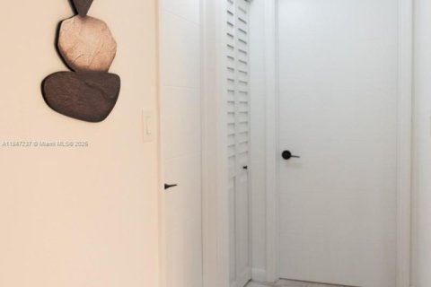 Appartement à louer à Miami, Floride: 2 chambres, 84.54 m2 № 1845718 - photo 29
