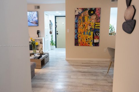 Appartement à louer à Miami, Floride: 2 chambres, 84.54 m2 № 1845718 - photo 25