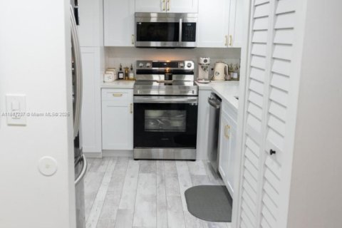 Appartement à louer à Miami, Floride: 2 chambres, 84.54 m2 № 1845718 - photo 18