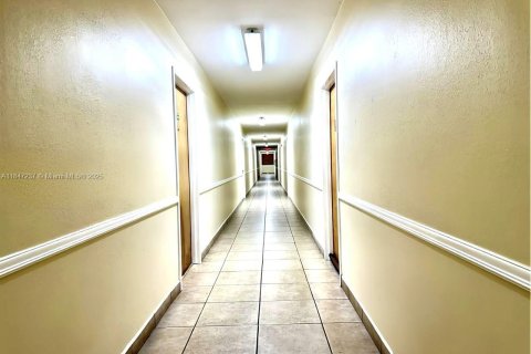 Appartement à louer à Miami, Floride: 2 chambres, 84.54 m2 № 1845718 - photo 13