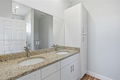 House in LaBelle, Florida 3 bedrooms № 2020718 - photo 17