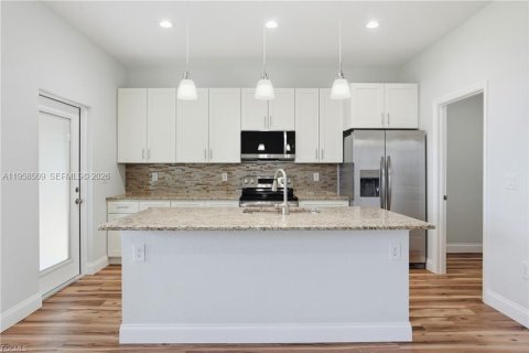 House in LaBelle, Florida 3 bedrooms № 2020718 - photo 9