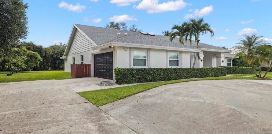 Villa ou maison à Wellington, Floride 4 chambres, 261.52 m2 № 1183475