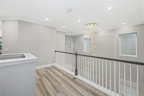 House in Winter Park, Florida 4 bedrooms, 204.01 sq.m. № 2100850 - photo 13