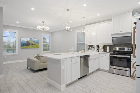 House in Winter Park, Florida 4 bedrooms, 204.01 sq.m. № 2100850 - photo 28