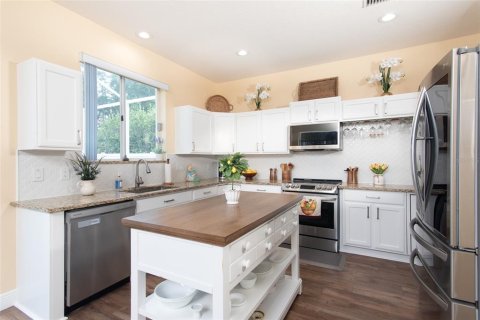 Casa en venta en Land O' Lakes, Florida, 6 dormitorios, 324.14 m2 № 1845339 - foto 15