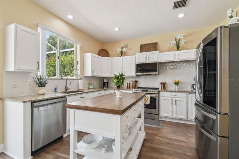 Casa en venta en Land O' Lakes, Florida, 6 dormitorios, 324.14 m2 № 1845339 - foto 12