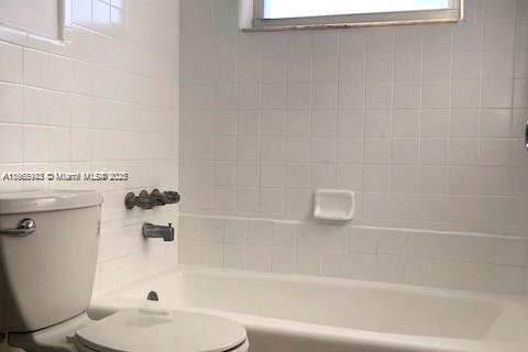 Propiedad comercial en venta en Hallandale Beach, Florida, 152.55 m2 № 1979435 - foto 17