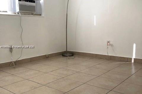 Propiedad comercial en venta en Hallandale Beach, Florida, 152.55 m2 № 1979435 - foto 16