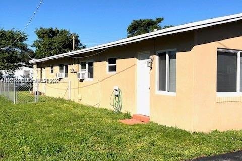 Propiedad comercial en venta en Hallandale Beach, Florida, 152.55 m2 № 1979435 - foto 19